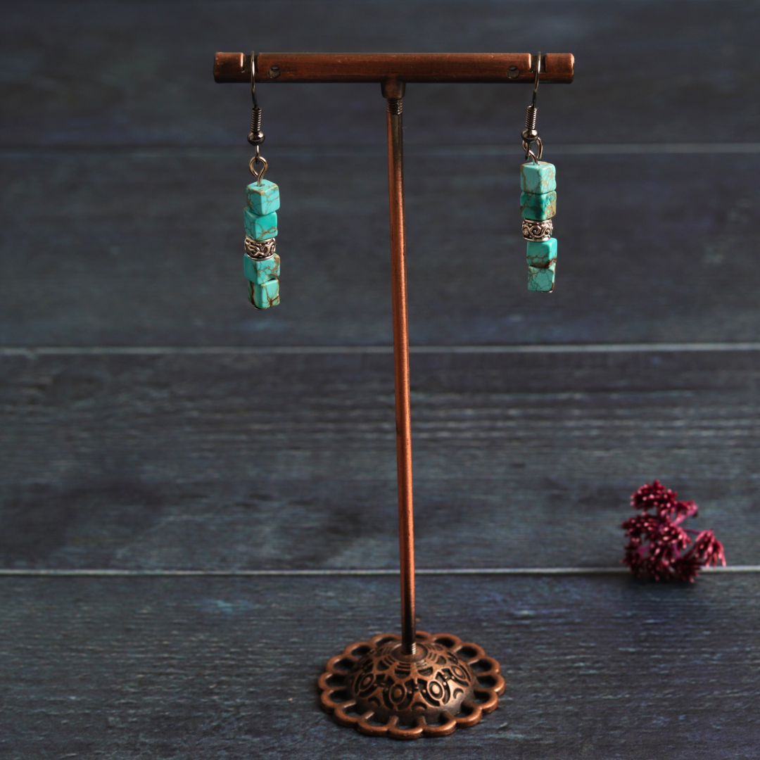 Silver & Howlite