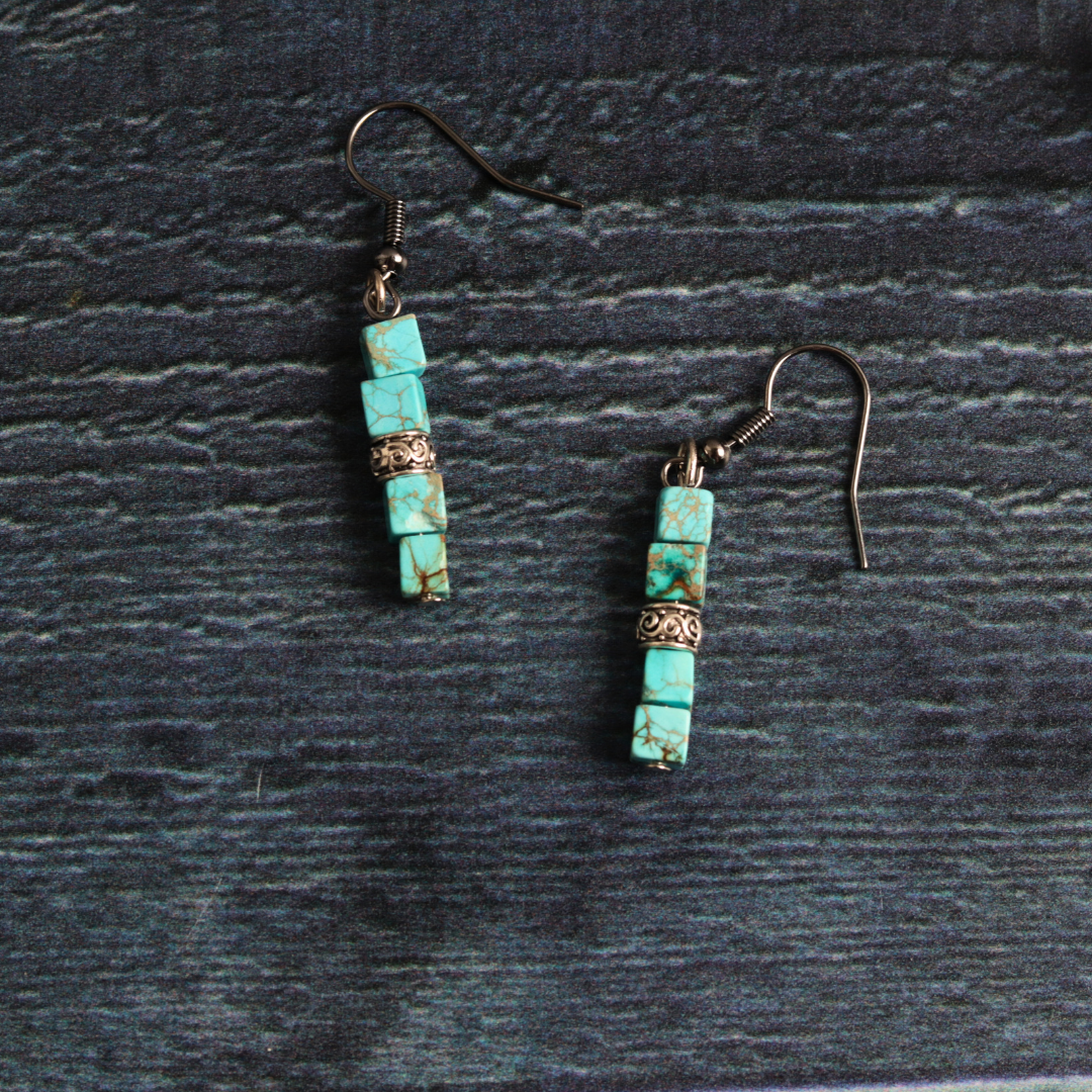 Silver & Howlite