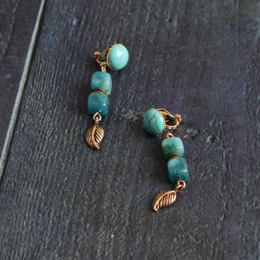 Howlite & apatite clip-ons