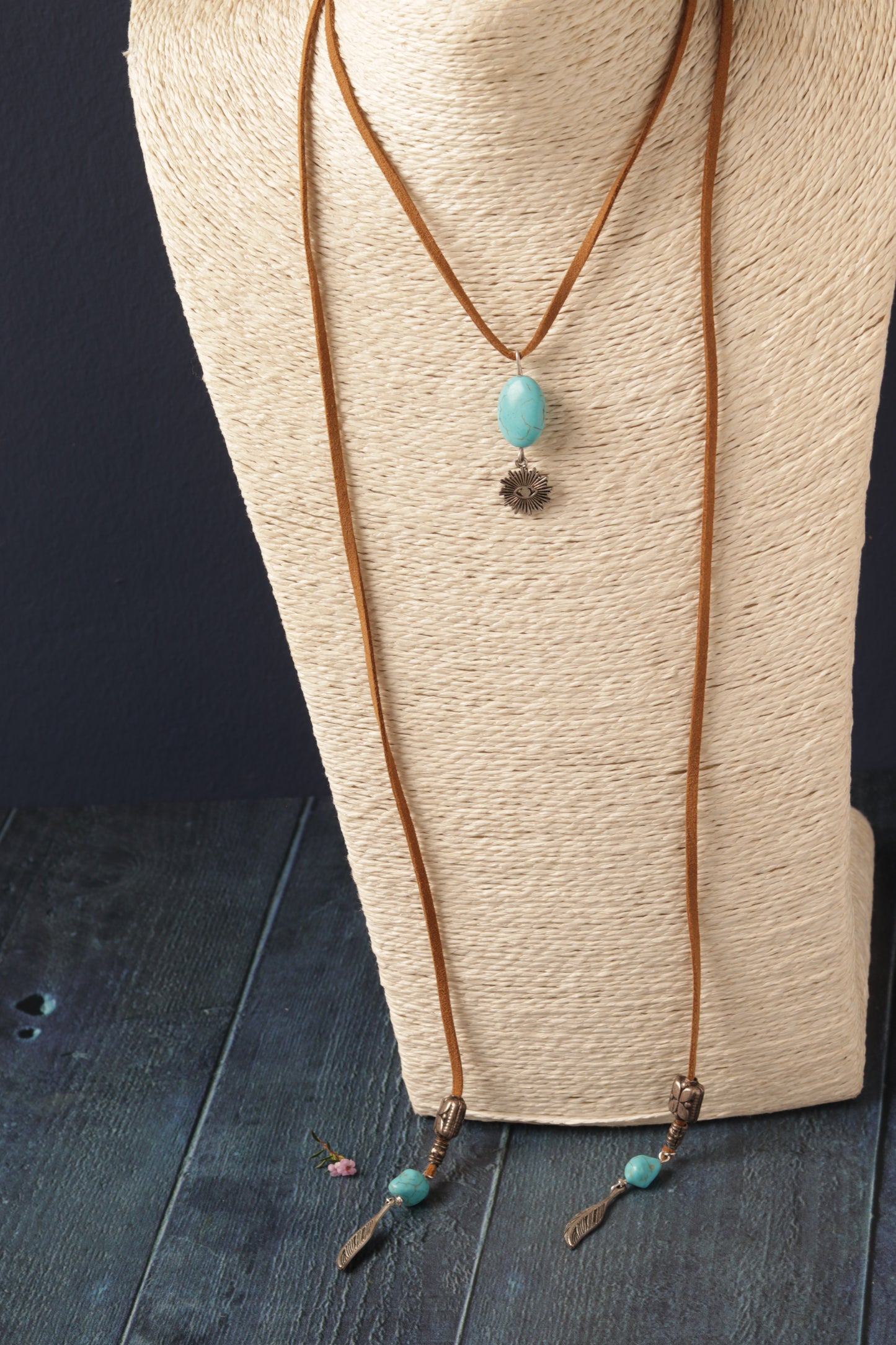 Howlite wrap