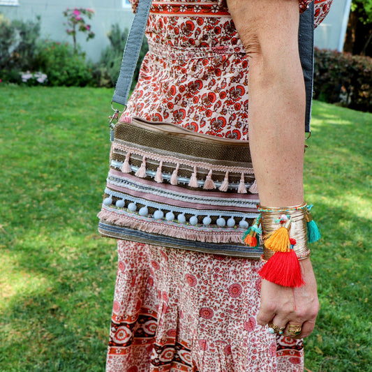 Cass crossbody bag in coffee & candy