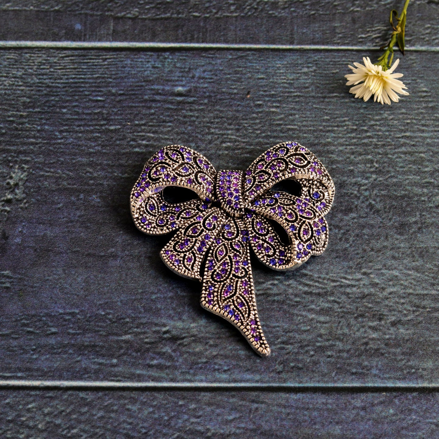 Indigo bow