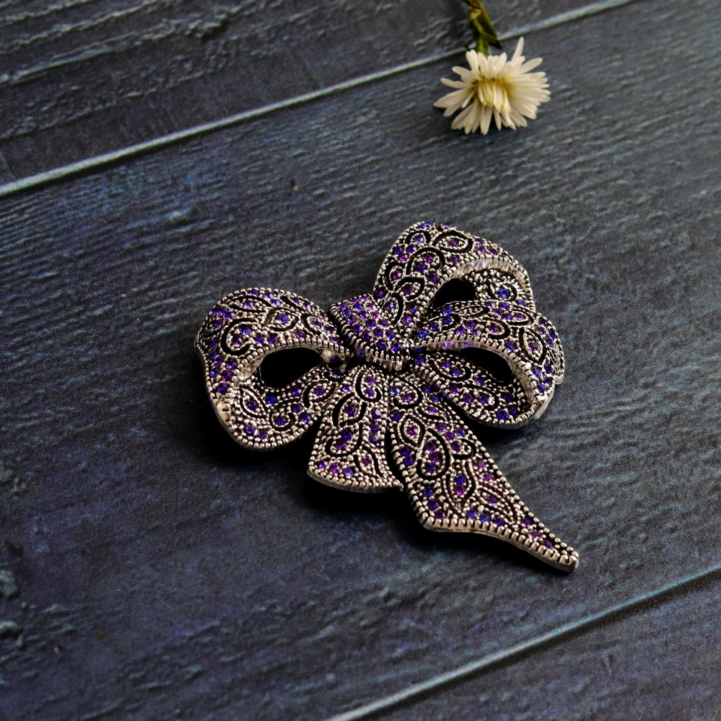 Indigo bow