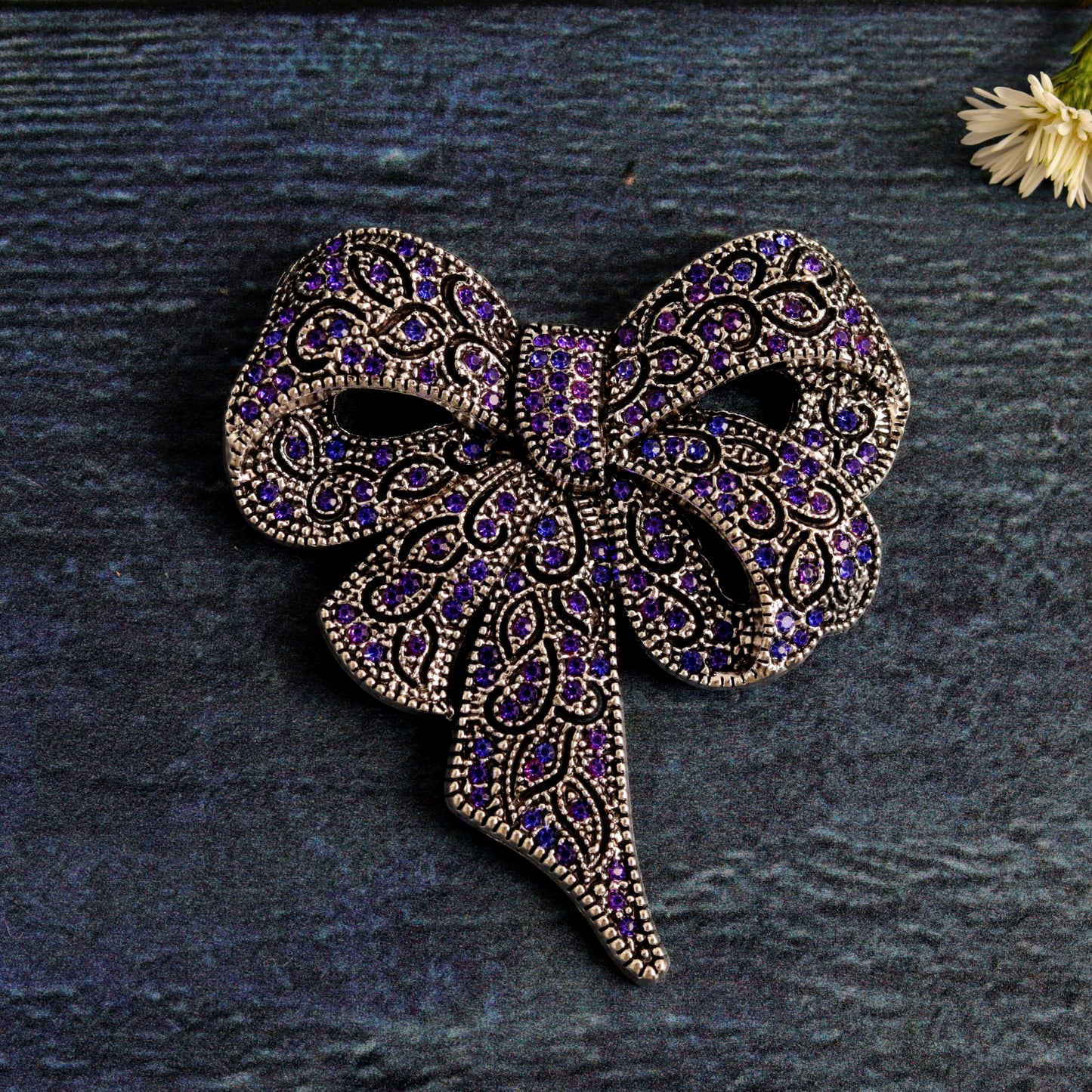 Indigo bow