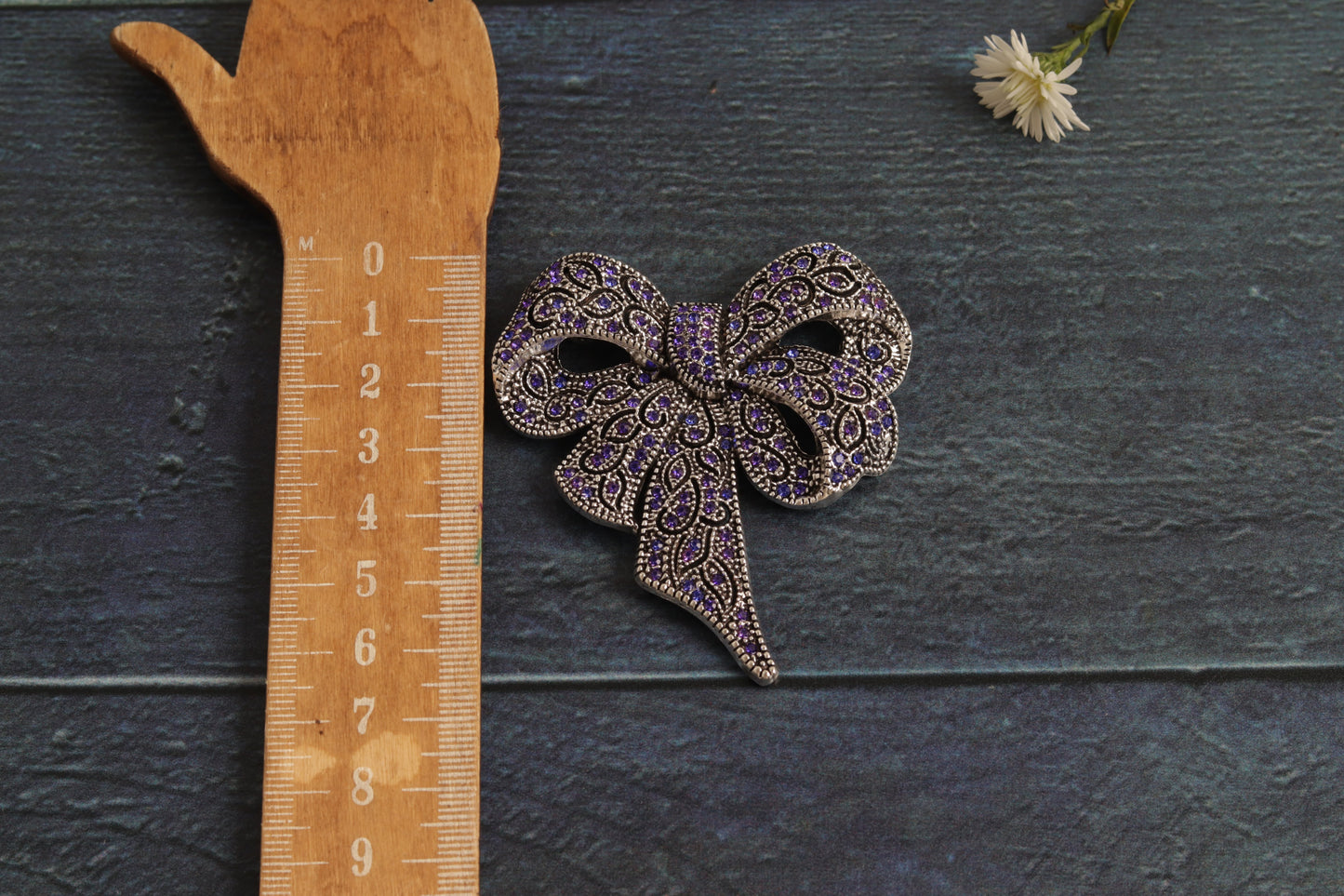 Indigo bow