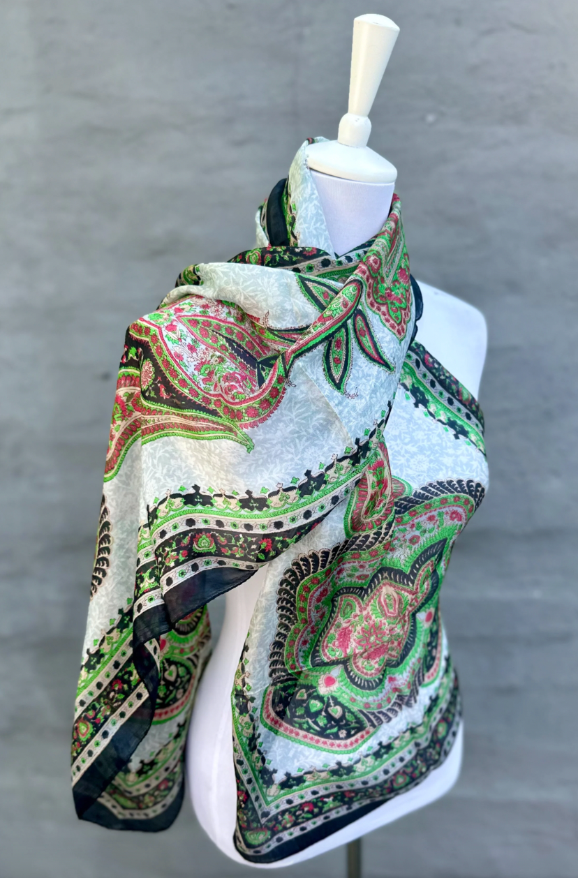 Silk scarf in Ebony Lime