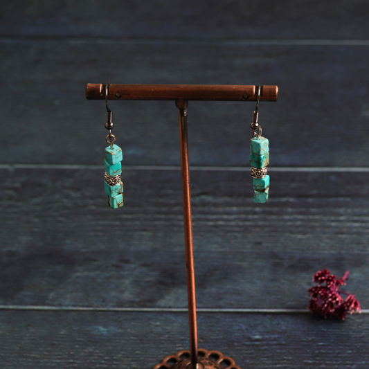 Silver & Howlite