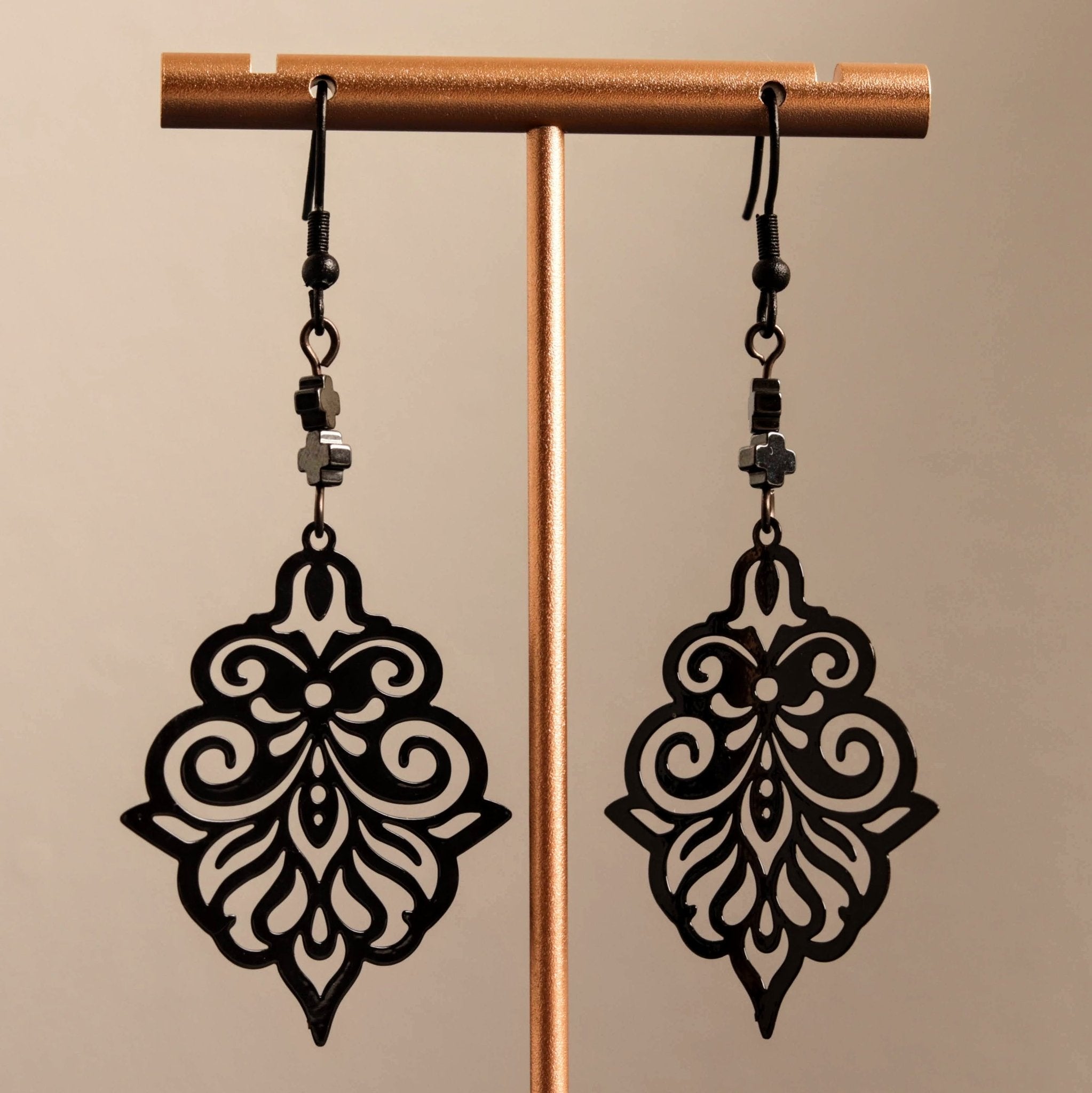 Black Form - Handmade Jewellery - i am boho