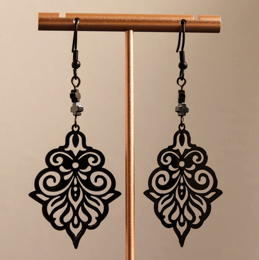 Black Form - Handmade Jewellery - i am boho