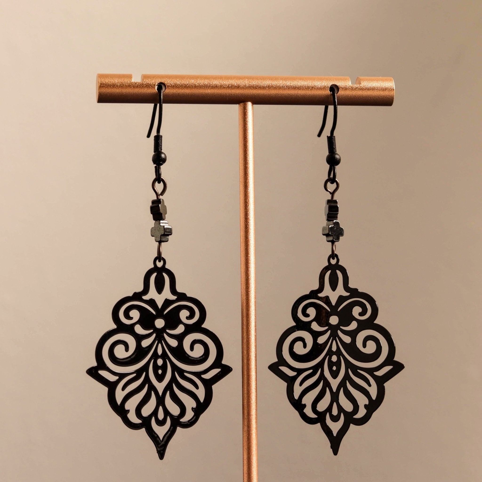 Black Form - Handmade Jewellery - i am boho