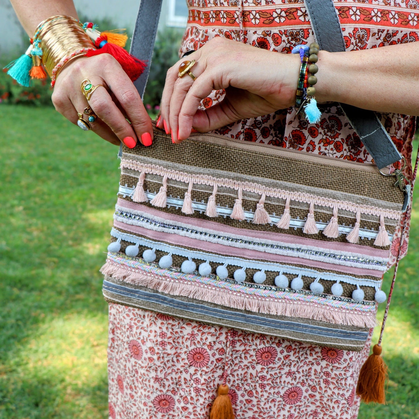 Cass crossbody bag in coffee & candy
