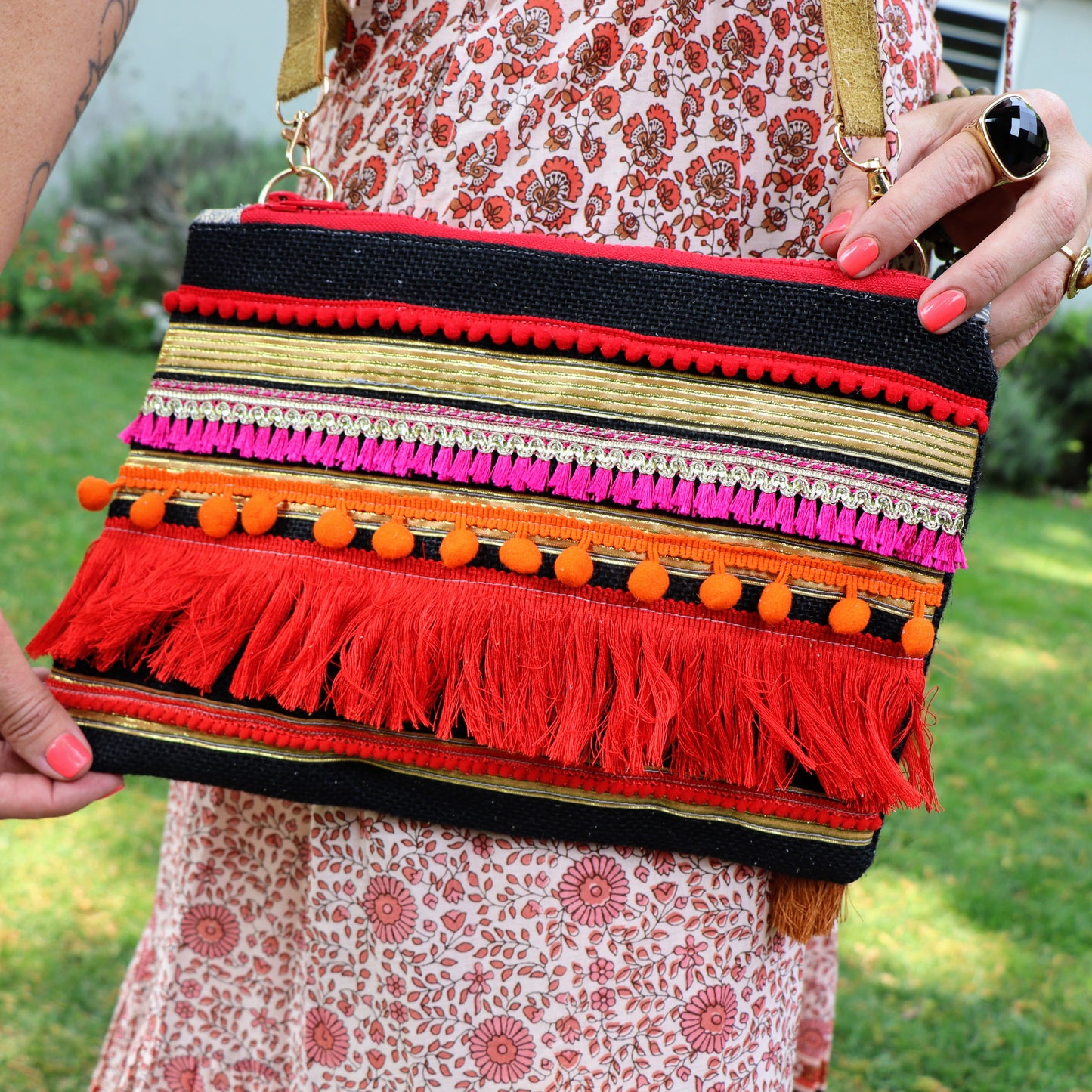 Cass crossbody bag in scarlet & onyx