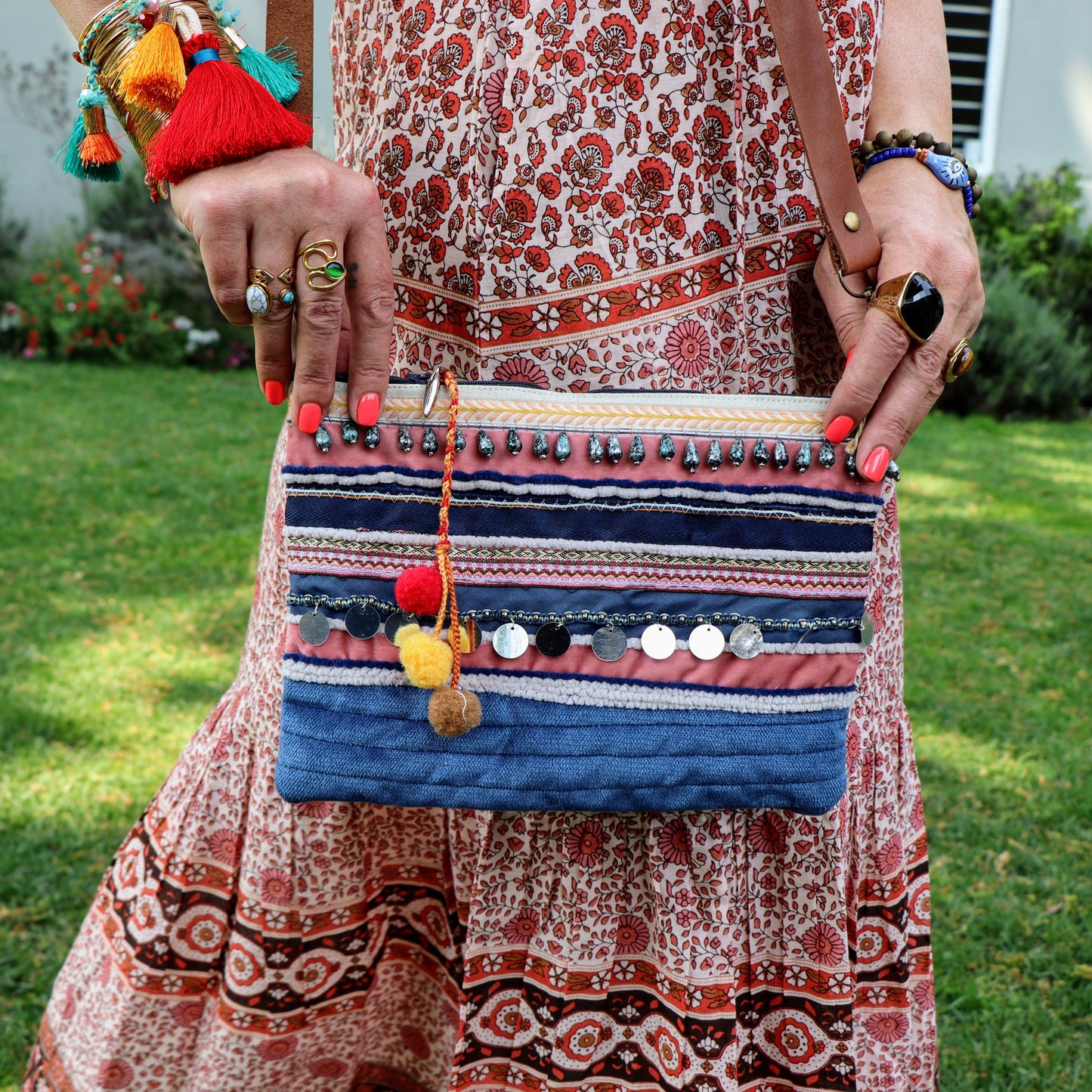 Cass crossbody bag in pom pom sky