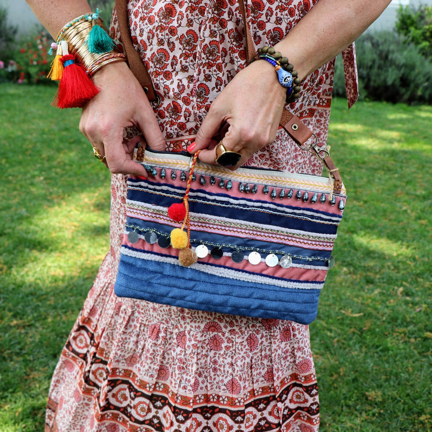 Cass crossbody bag in pom pom sky