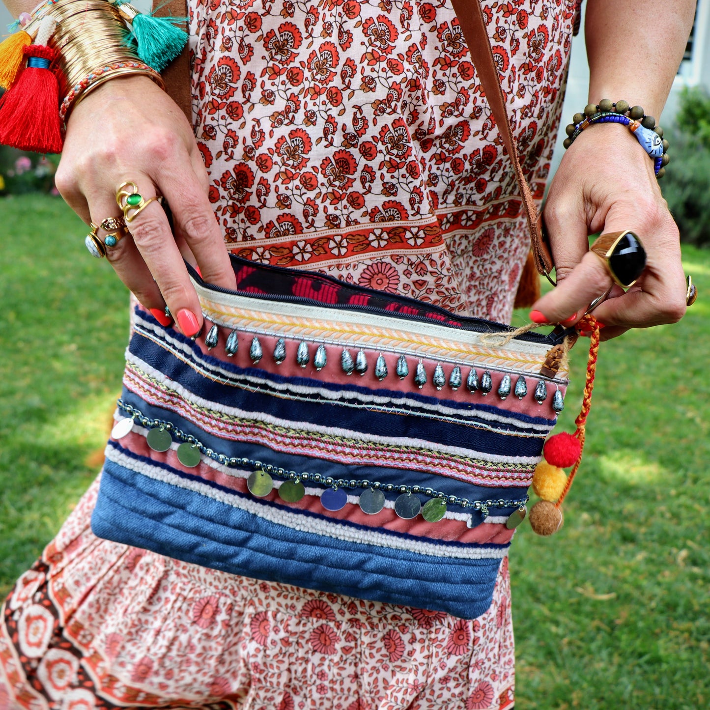 Cass crossbody bag in pom pom sky