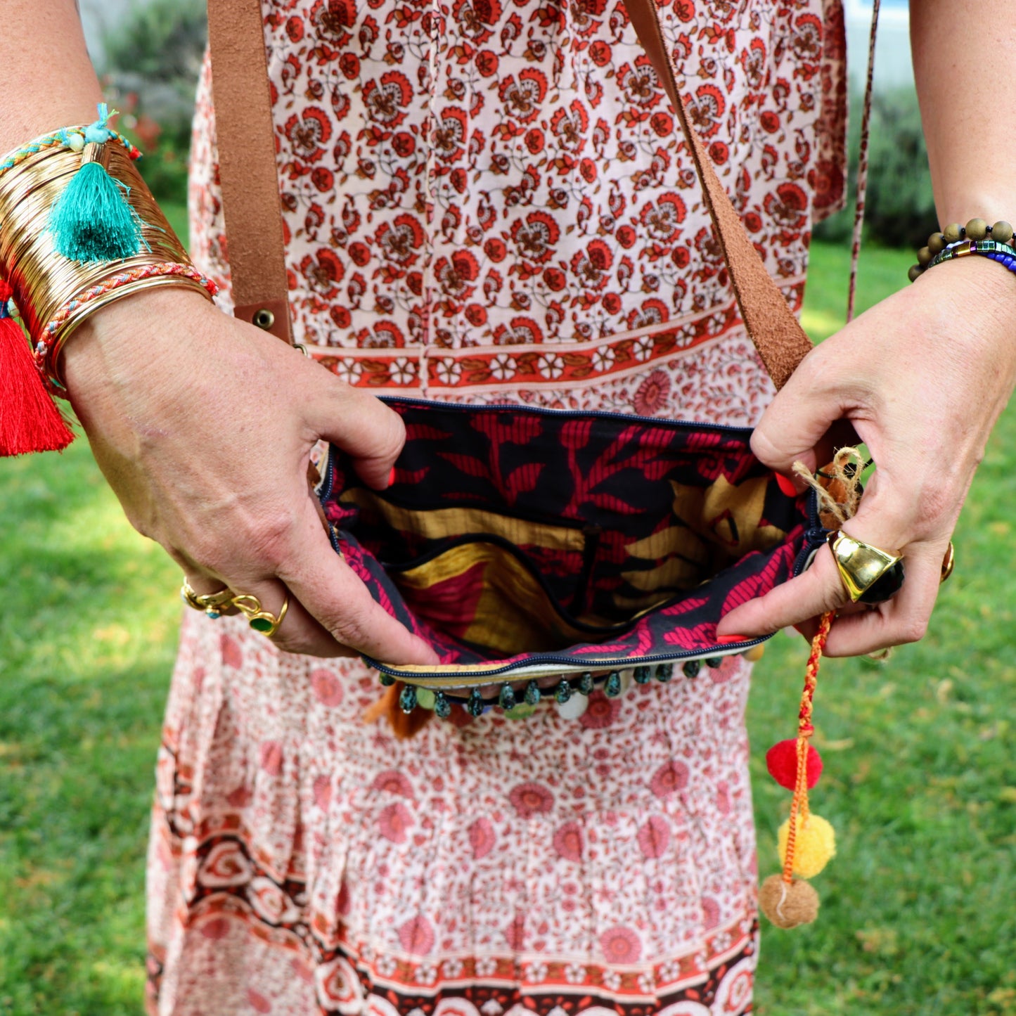 Cass crossbody bag in pom pom sky