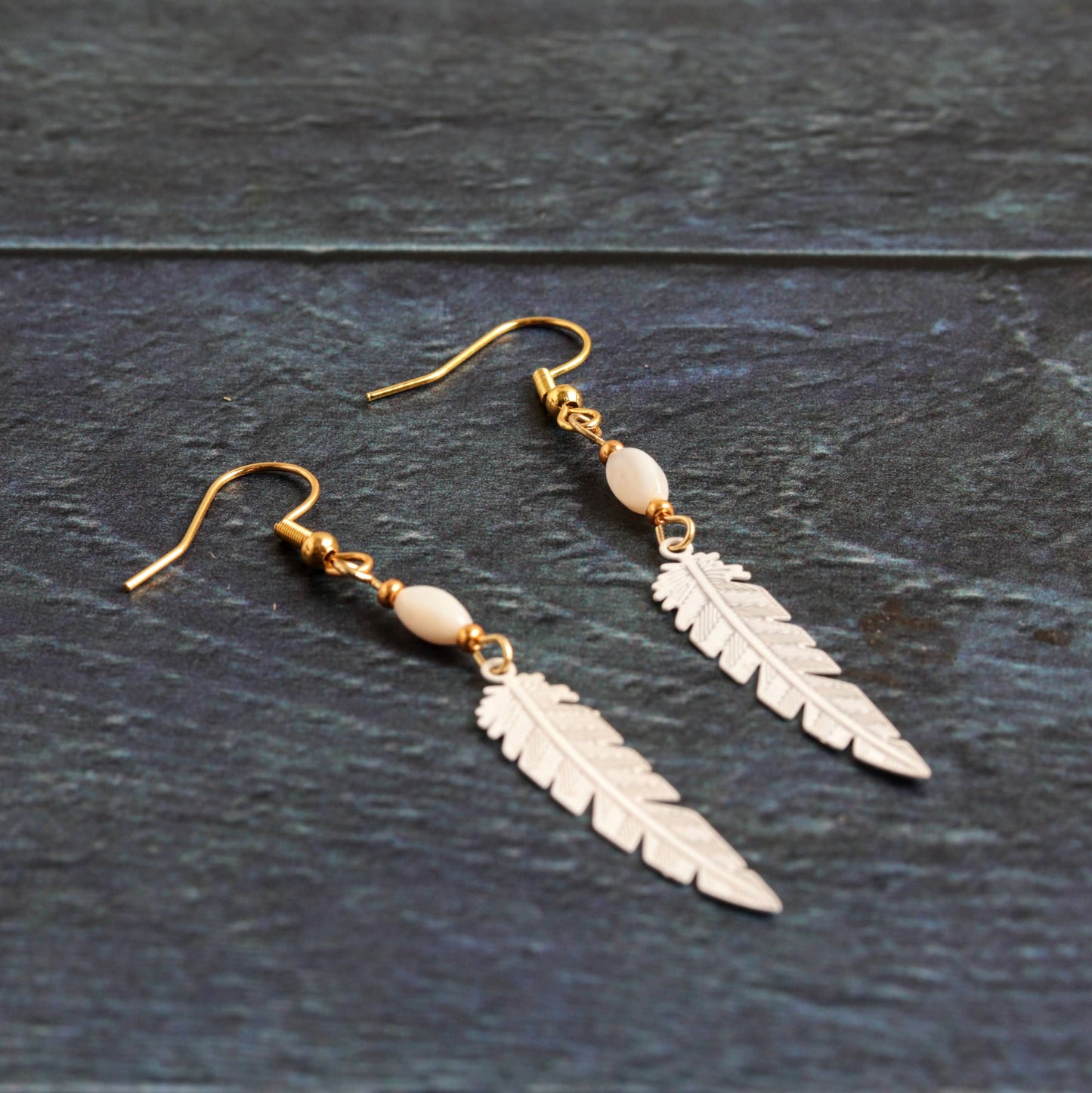 Pale feathers