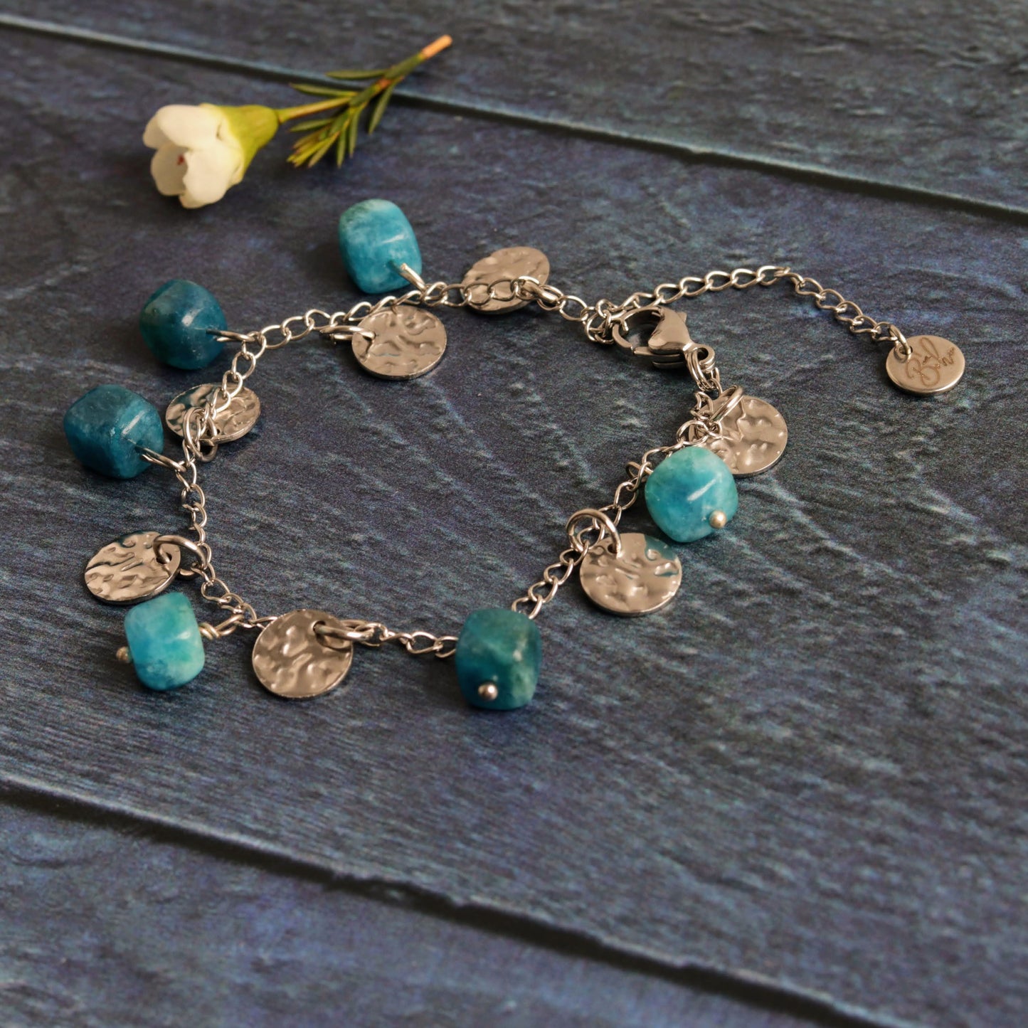Apatite Hippie