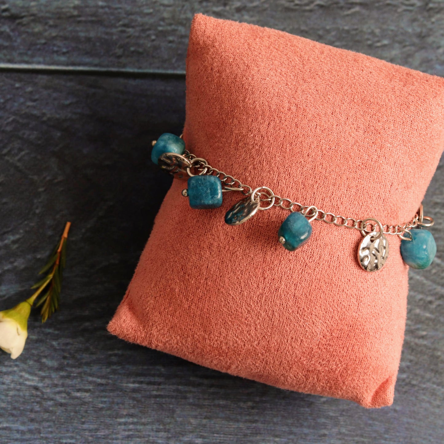 Apatite Hippie