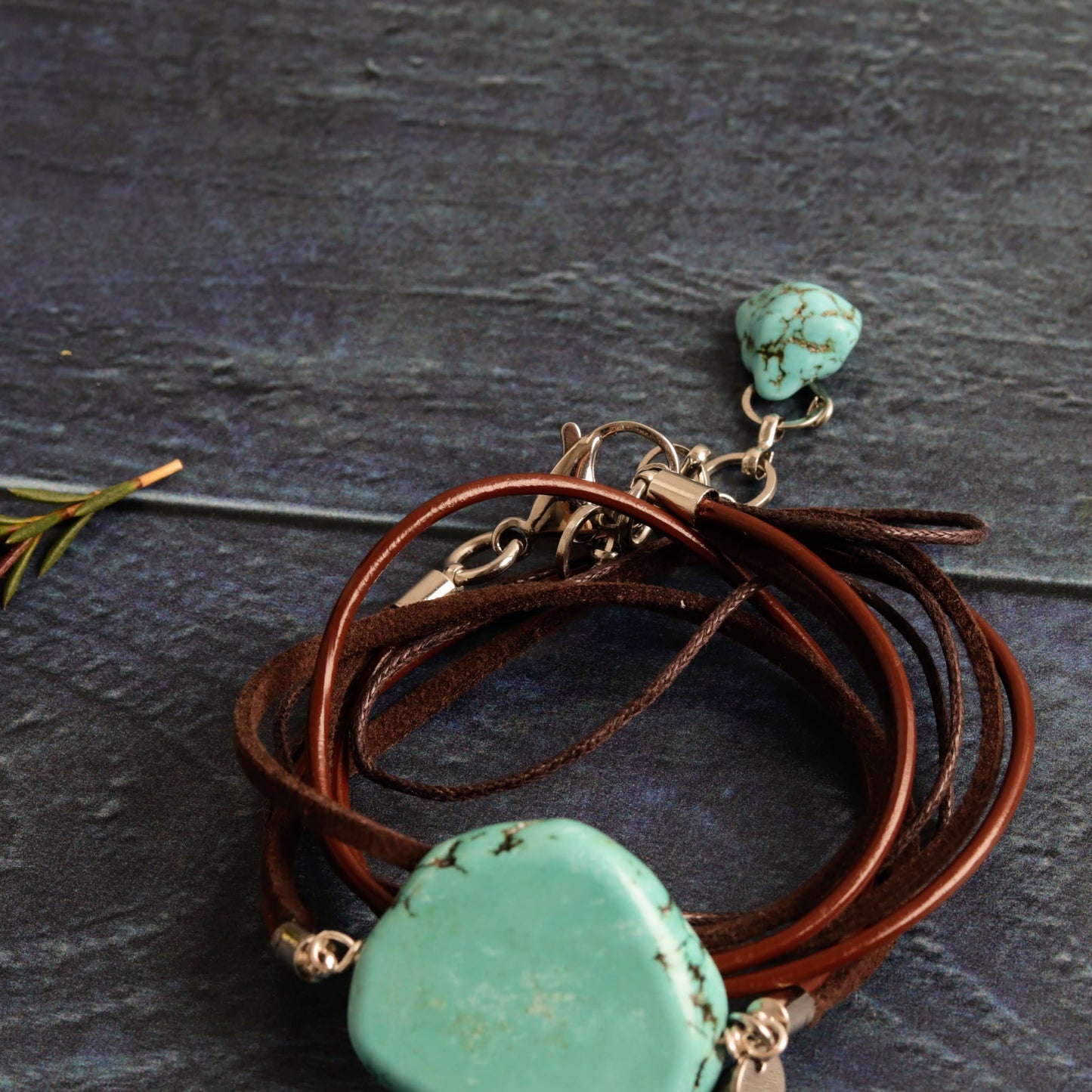 Howlite Hippie