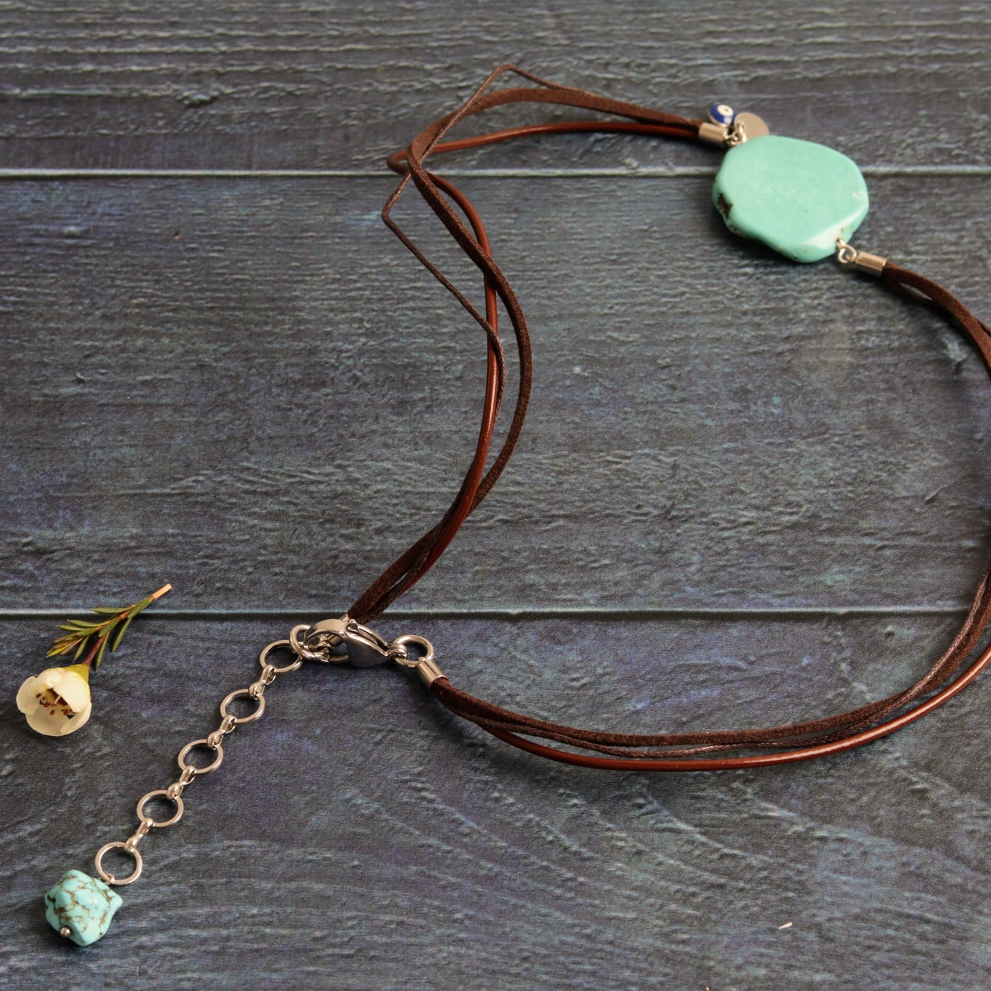 Howlite Hippie
