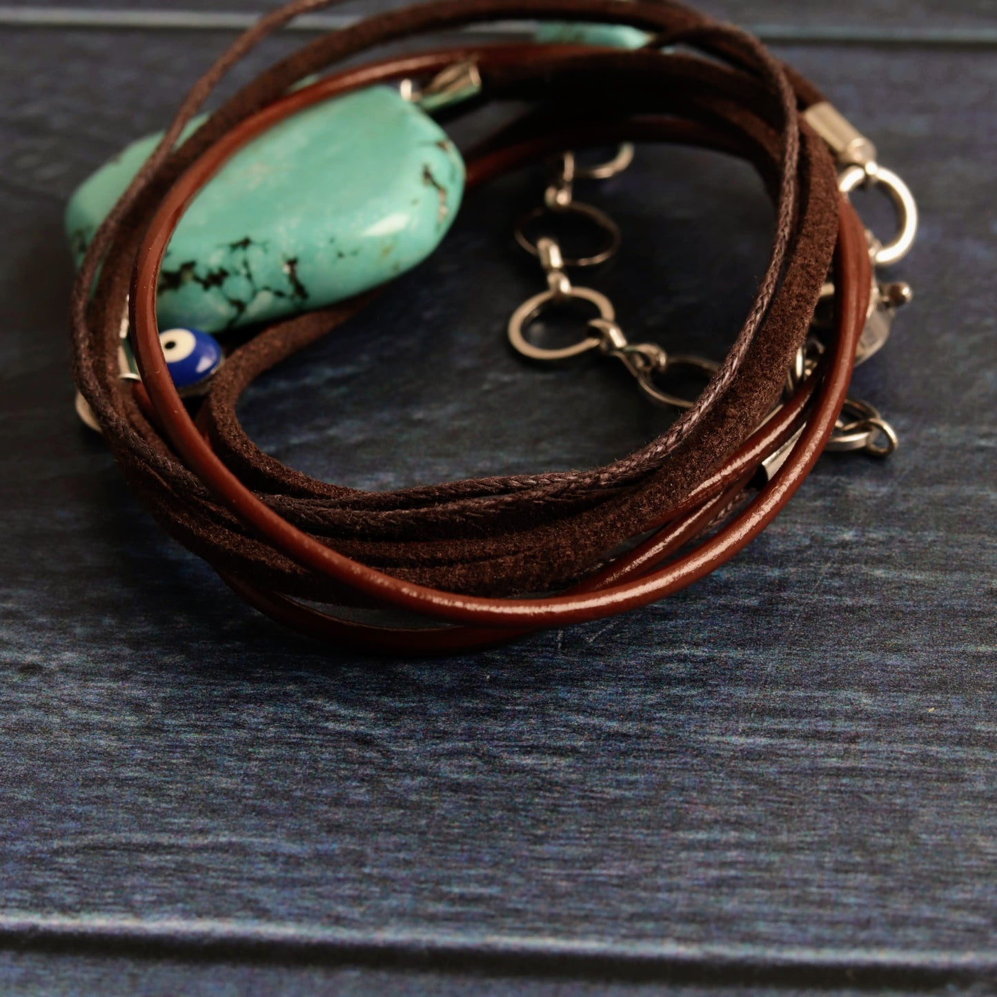 Howlite Hippie
