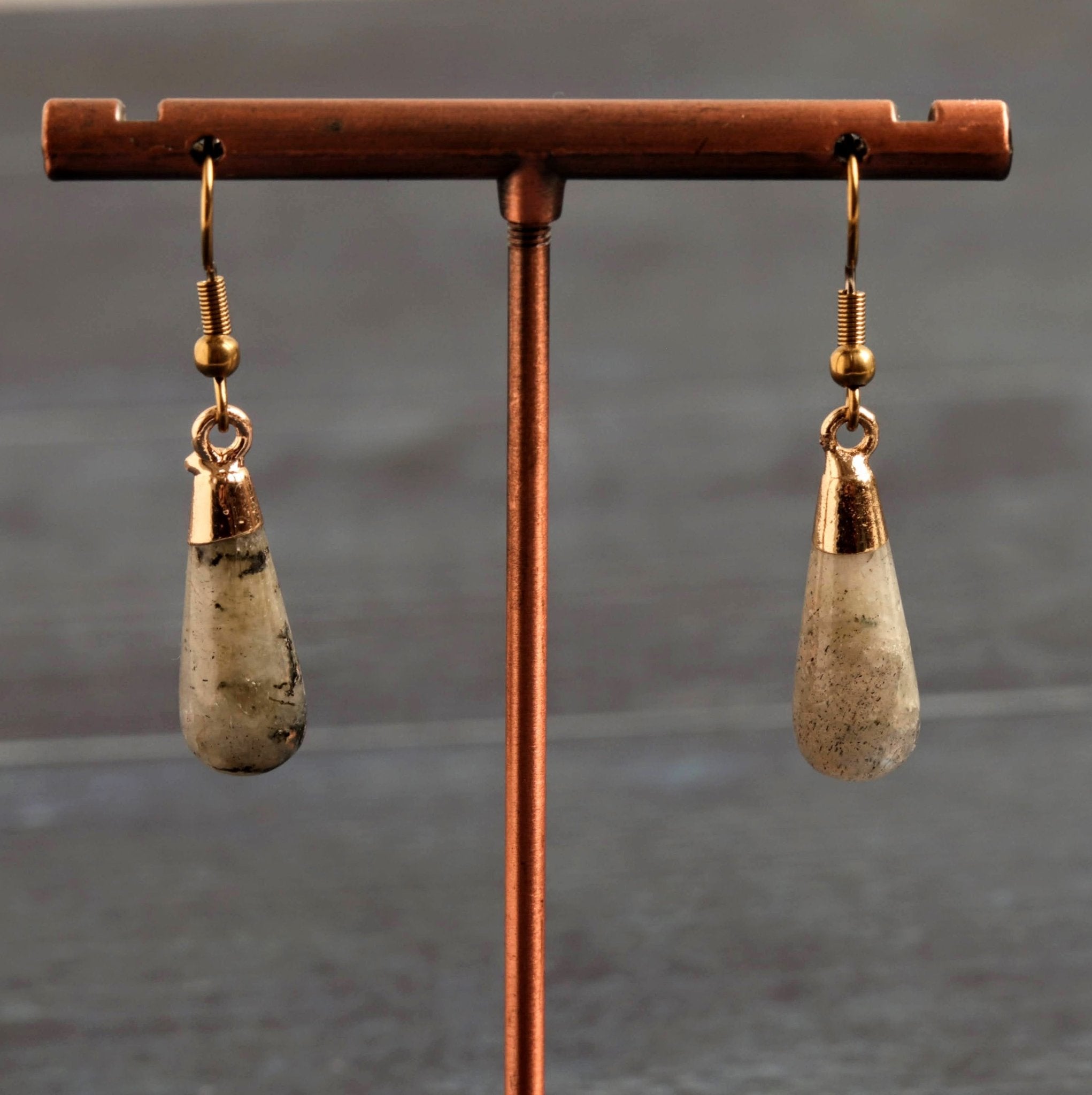 Gilded Grey Drops